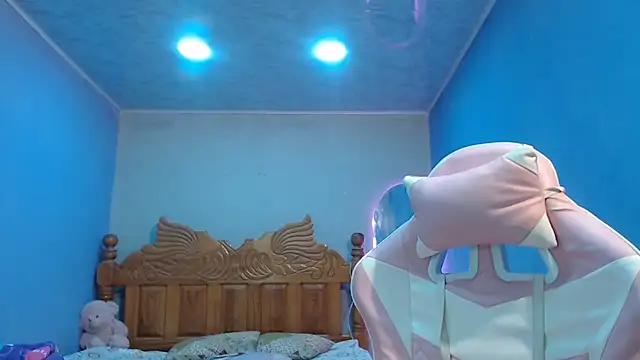 Coral0403 online show from November 2025 07:14:01 PM