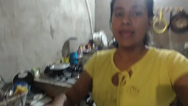 Coral0403 online show from March 2026 10:41:01 PM