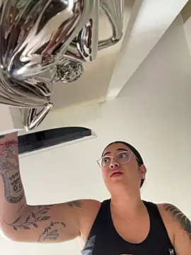 Liam OH online show from April 2026 09:21:01 PM