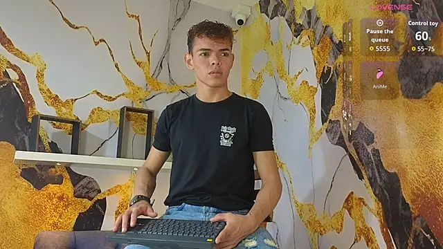 Snapshot of Nijinsky_LatinBoy chatting on January 2026 02:37:02 AM Nijinsky LatinBoy online show from January 2026 02:37:02 AM