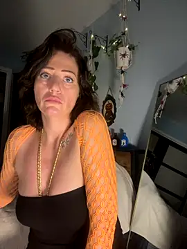 Snapshot of AlessasRoom chatting on October 2025 05:57:02 PM AlessasRoom online show from October 2025 05:57:02 PM