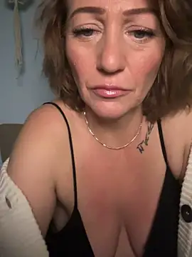 AlessasRoom online show from October 2025 06:48:01 AM