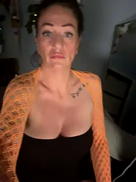 Snapshot of AlessasRoom chatting on October 2025 06:34:02 AM AlessasRoom online show from October 2025 06:34:02 AM