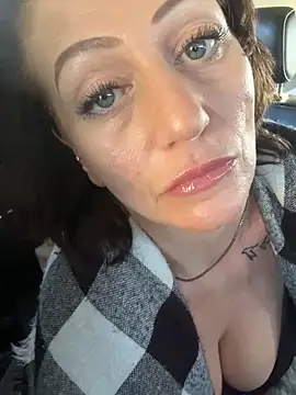 Snapshot of AlessasRoom chatting on November 2025 07:07:01 PM AlessasRoom online show from November 2025 07:07:01 PM