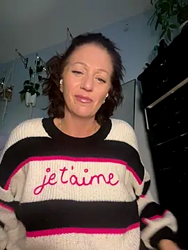 Snapshot of AlessasRoom chatting on November 2025 09:51:02 PM AlessasRoom online show from November 2025 09:51:02 PM