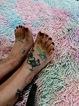 Snapshot of TheOneNOnlyHalfPint chatting on February 2025 02:20:01 PM TheOneNOnlyHalfPint online show from February 2025 02:20:01 PM