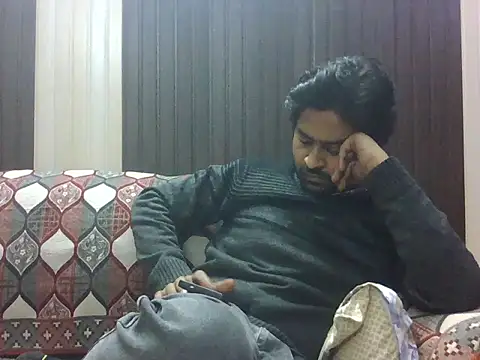 indihotguy online show from December 2025 06:45:01 PM