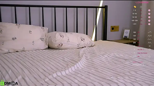 LittleOriana online show from November 2025 05:06:02 PM