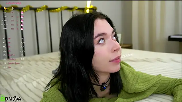 LittleOriana online show from November 2025 02:10:01 AM