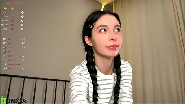 LittleOriana online show from October 2025 02:34:01 AM