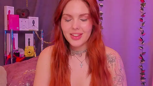 Snapshot of AliceOfWonders chatting on March 2025 07:40:02 AM AliceOfWonders online show from March 2025 07:40:02 AM