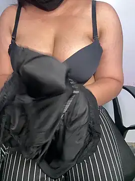 tanvihot2 online show from April 2026 04:08:01 PM