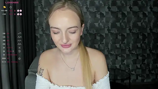 A delina online show from November 2025 01:37:02 PM