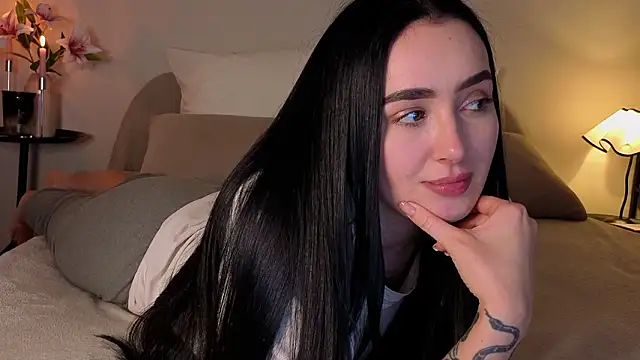 KimKhallifa online show from March 2026 04:45:01 PM