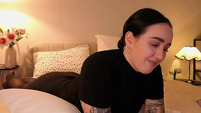 KimKhallifa online show from April 2026 05:41:01 PM