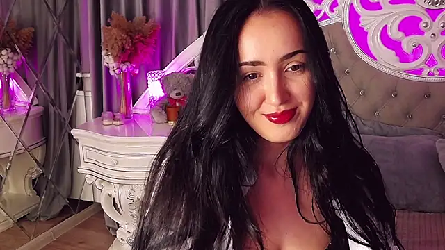 KimKhallifa online show from September 2025 04:18:02 AM