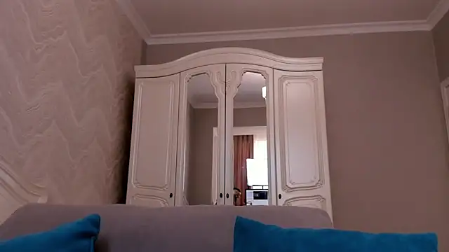 zimgil online show from March 2026 06:53:02 PM