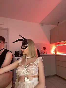 Snapshot of SOFYandMIKE chatting on September 2025 05:23:01 AM SOFYandMIKE online show from September 2025 05:23:01 AM