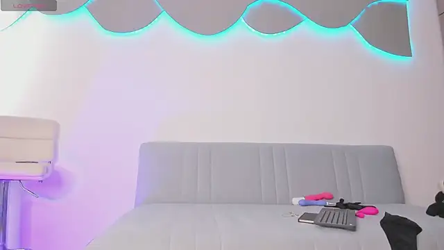 Snapshot of newbarbiedolly chatting on November 2025 03:34:02 PM newbarbiedolly online show from November 2025 03:34:02 PM