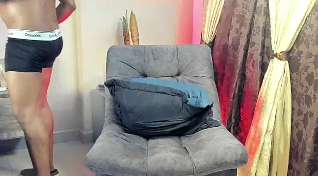 benjamincol online show from March 2025 02:19:01 AM