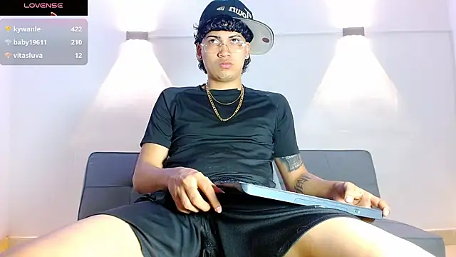 Snapshot of Br4ndxpimm chatting on January 2026 04:11:01 PM Br4ndxpimm online show from January 2026 04:11:01 PM