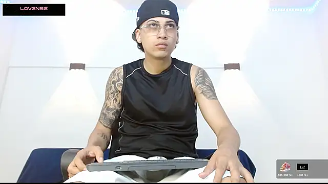 Snapshot of Br4ndxpimm chatting on October 2025 07:03:02 PM Br4ndxpimm online show from October 2025 07:03:02 PM