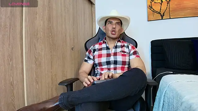 Andrewstelle coleman online show from April 2026 02:39:01 AM