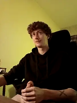 HalloMarcy online show from November 2025 01:12:01 AM