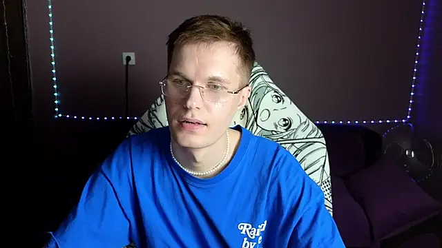 Leonnextdoor online show from December 2024 07:39:01 AM