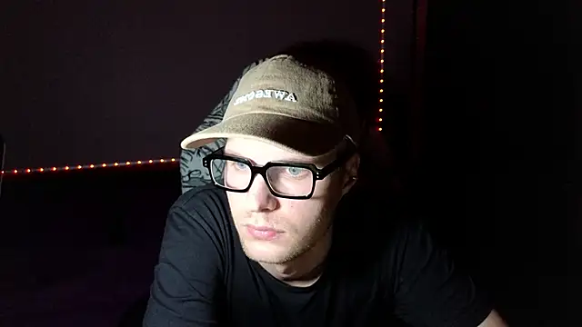 Leonnextdoor online show from January 2025 12:23:01 PM