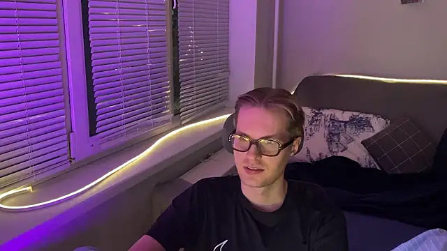 Leonnextdoor online show from January 2026 11:49:01 AM