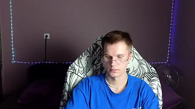 Leonnextdoor online show from December 2024 10:45:02 AM