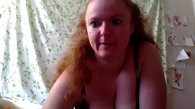 Snapshot of Rae_Jeannie chatting on July 2026 06:22:02 AM Rae Jeannie online show from July 2026 06:22:02 AM