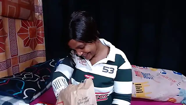 Snapshot of Thickbootykim chatting on November 2025 01:48:02 PM Thickbootykim online show from November 2025 01:48:02 PM