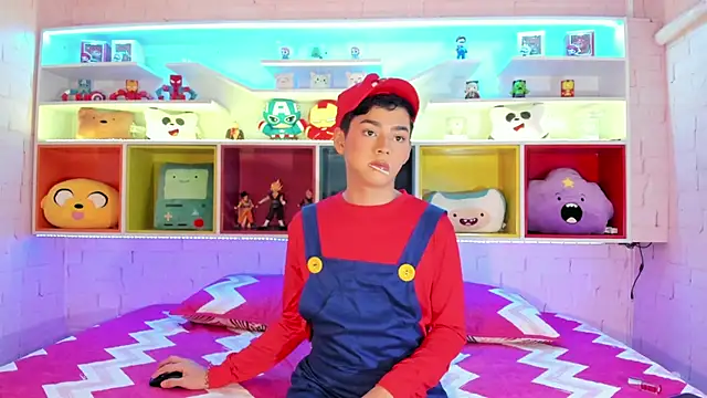 Snapshot of Maxi_little chatting on June 2026 08:06:01 PM Maxi little online show from June 2026 08:06:01 PM
