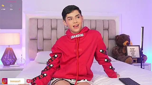 Maxi little online show from February 2026 07:48:02 PM