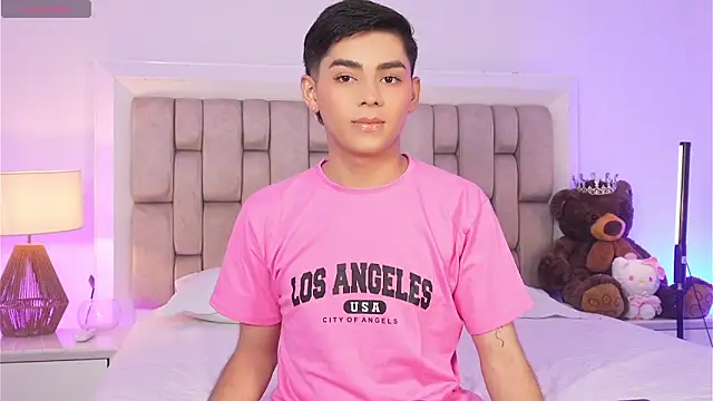 Maxi little online show from March 2026 08:05:01 PM