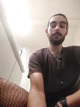 Levi Latino online show from November 2025 09:19:02 PM