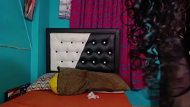 valerie mase online show from January 2026 08:12:01 PM