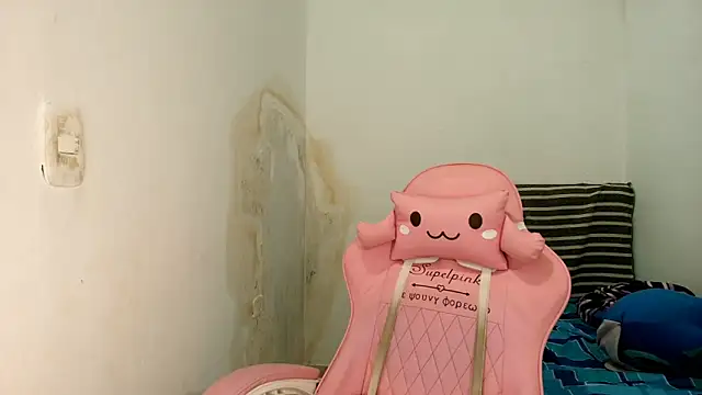 Snapshot of Miss_noah18 chatting on February 2026 09:59:02 PM Miss noah18 online show from February 2026 09:59:02 PM