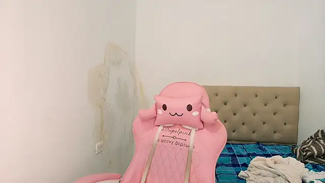 Snapshot of Miss_noah18 chatting on January 2026 09:54:01 PM Miss noah18 online show from January 2026 09:54:01 PM