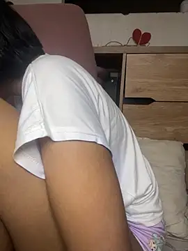 Ninabrunette18 online show from November 2025 11:35:02 AM