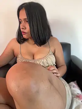 Ninabrunette18 online show from April 2026 12:01:02 PM