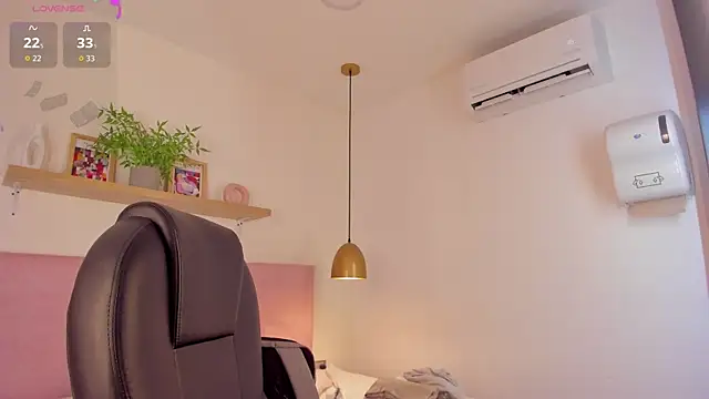 Snapshot of violeta_candyy_ chatting on June 2026 10:48:02 PM violeta candyy online show from June 2026 10:48:02 PM