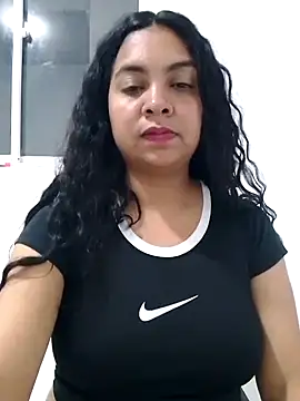 Snapshot of Brendabluee chatting on February 2025 01:04:01 AM Brendabluee online show from February 2025 01:04:01 AM