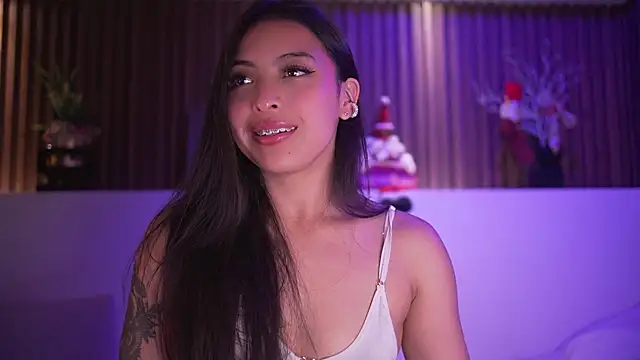 Snapshot of Camila_dupont chatting on December 2025 04:06:01 AM Camila dupont online show from December 2025 04:06:01 AM