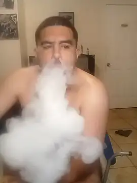 Snapshot of k1oudE chatting on October 2025 05:17:01 AM k1oudE online show from October 2025 05:17:01 AM