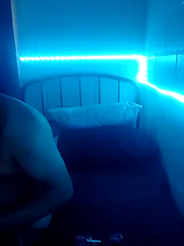 k1oudE online show from April 2026 03:30:02 PM