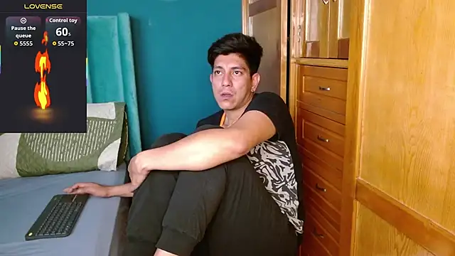 Noah-cock online show from December 2025 05:03:02 PM