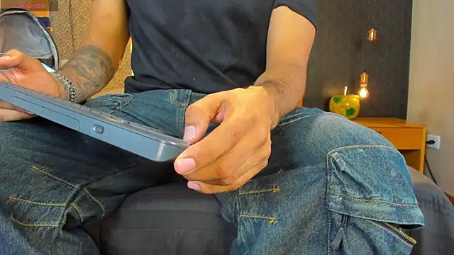 MarcoVitto online show from February 2026 07:44:01 PM